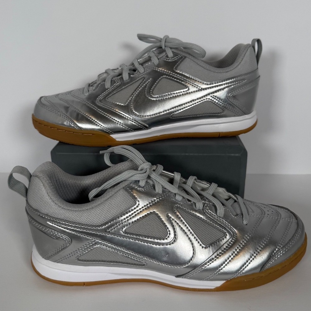 Nike Gato LV8 GS Metallic Silver White Gum Shoes Size 7Y II7084-001 Soccer